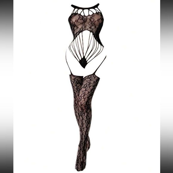 Black Hollow Out Lace Layered Strings Front Short-Sleeve Fishnet Bodysuit - Picture 5 of 6